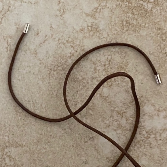 Flower crystal necklace - Picture 5 of 5